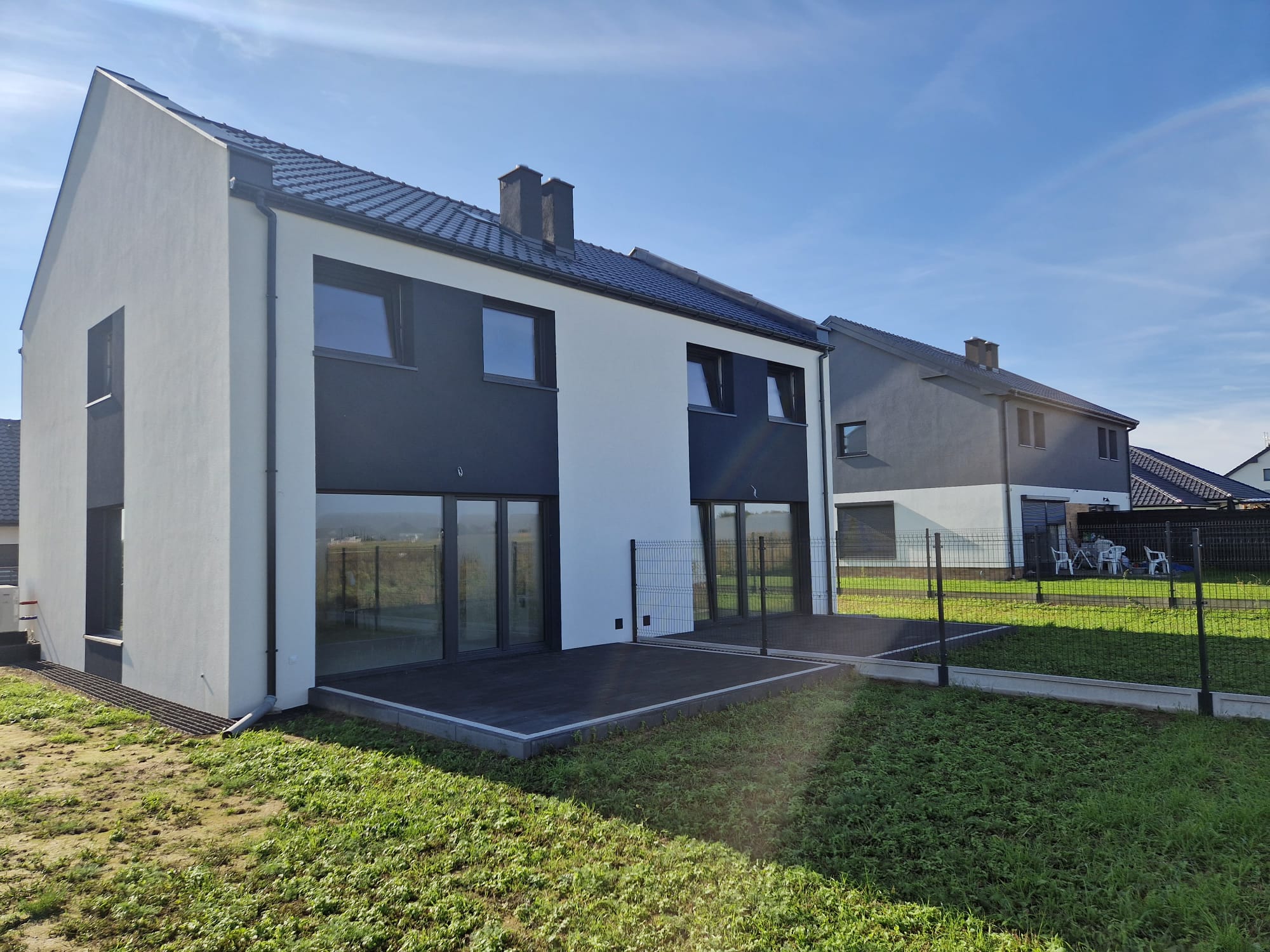 [background image] image of the church exterior (for a church & cathedral)